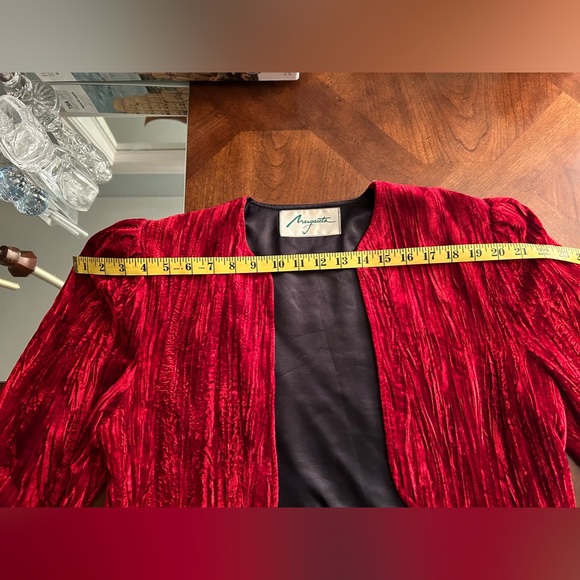 90’s Crushed Red Velvet Bolero - Picture 4 of 5